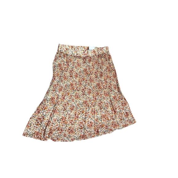 Beautiful floral NEW WITH TAGS INDIGO ROSE SKIRT sz Medium approximately 22” hem - Picture 2 of 4